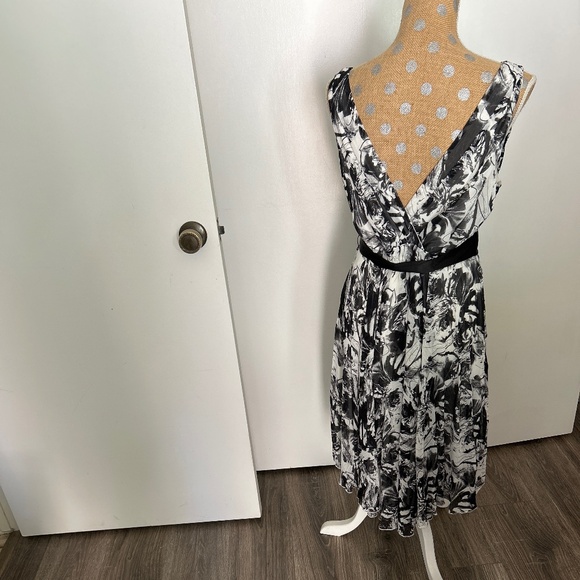 Sleeveless Ann Myra Dress L - Picture 2 of 8